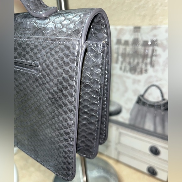 Lulu Dharma - Gray Bamboo Clutch
LULU DHARMA, NWOT - Picture 4 of 10